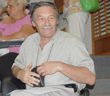 Subalternii lui Custurea se plimbă cu un Aro legat cu sârmă